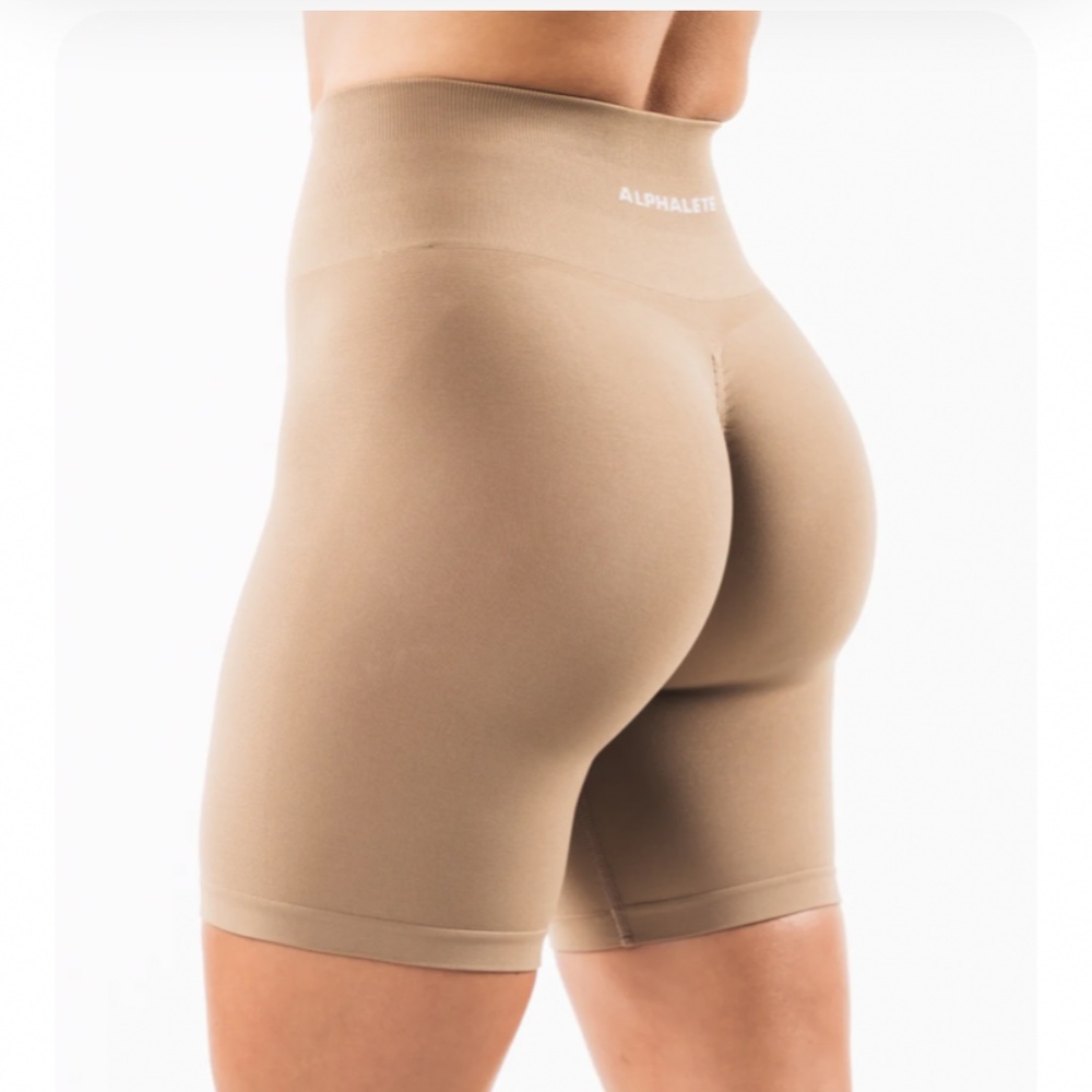 Alphalete chai 6.5” amplify shorts